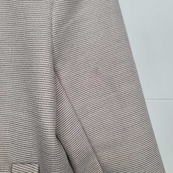 Lululemon Jacket - Picture 7 of 7